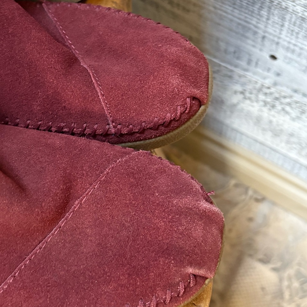 🏷 TOMS | Nepal Suede Boots w/ Faux Fur Lining - Womens 6.5, Red/Black/Blue - Picture 2 of 10